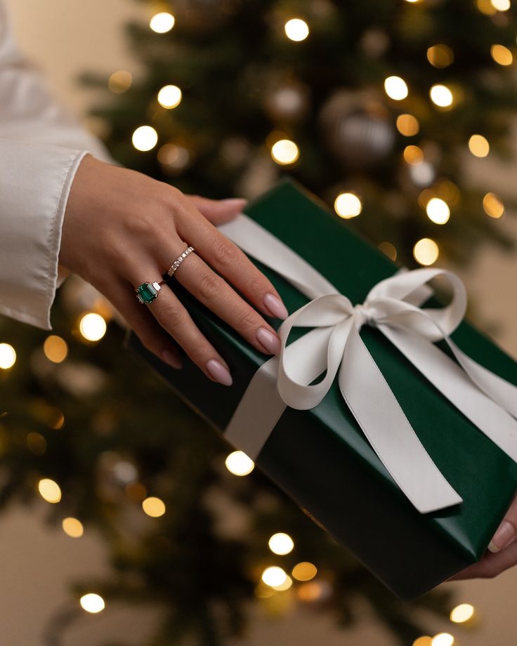 🎄 Top 10 Christmas Candle Gift Ideas in India (2025)