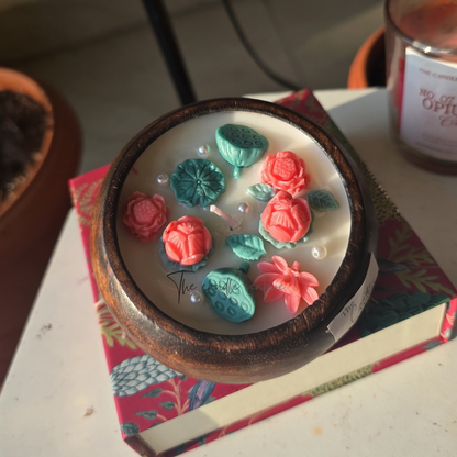 Lotus pond candle